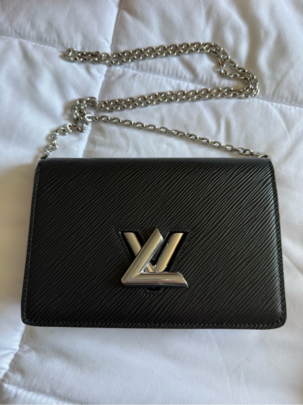 Louis Vuitton LV twist with chain